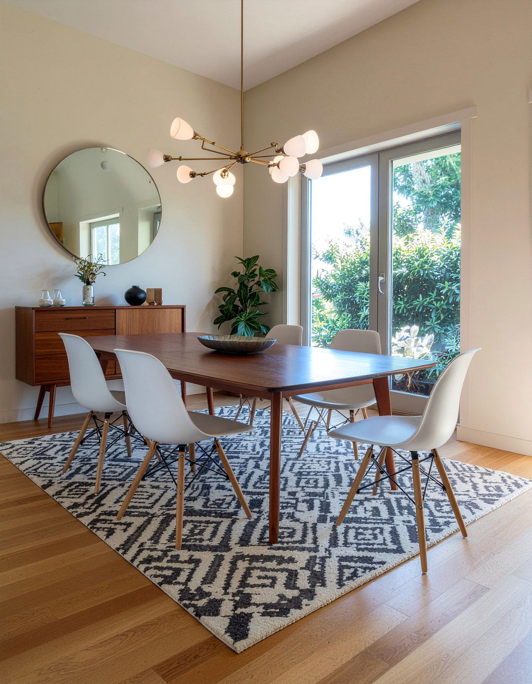 Mid Century Modern Dining - 30 everyday dining room ideas