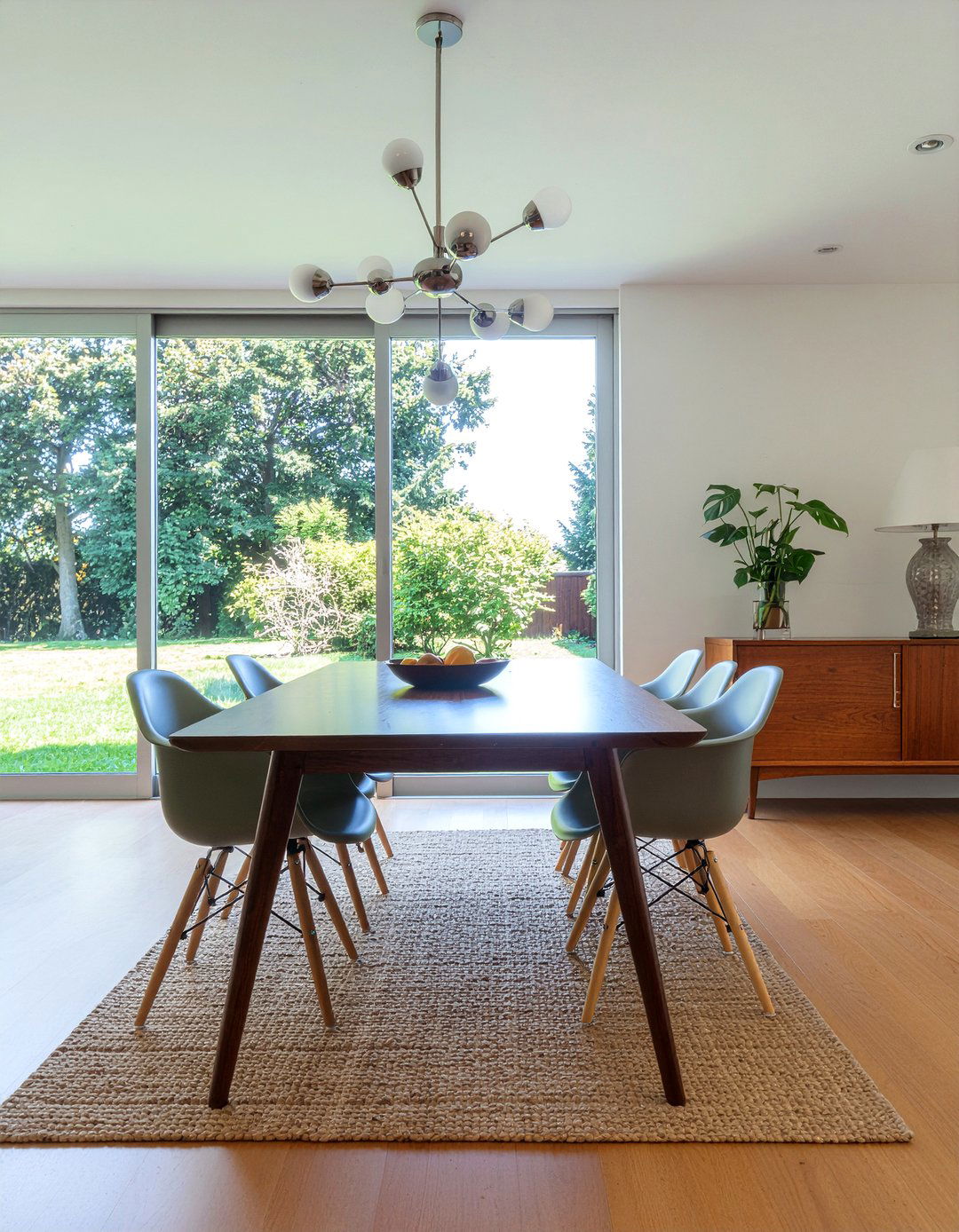 Mid Century Modern Dining Room - 30 forever dining room ideas