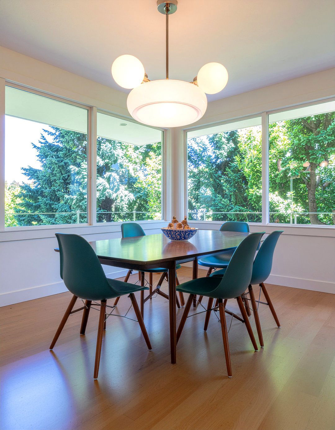 Mid Century Modern Dining Room - 30 period home dining room ideas