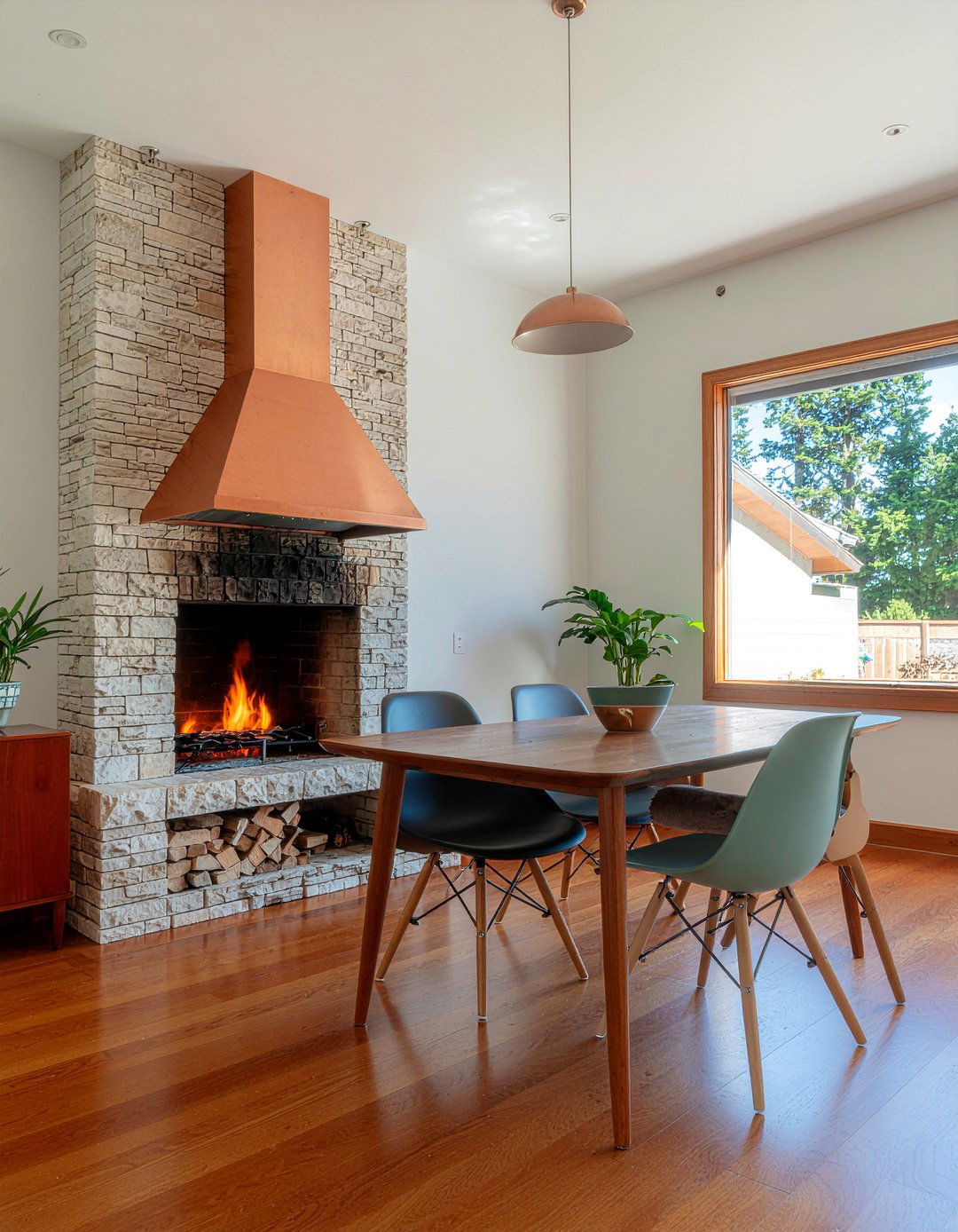 Mid Century Modern Dining Room Fireplace - 30 firelit dining room ideas