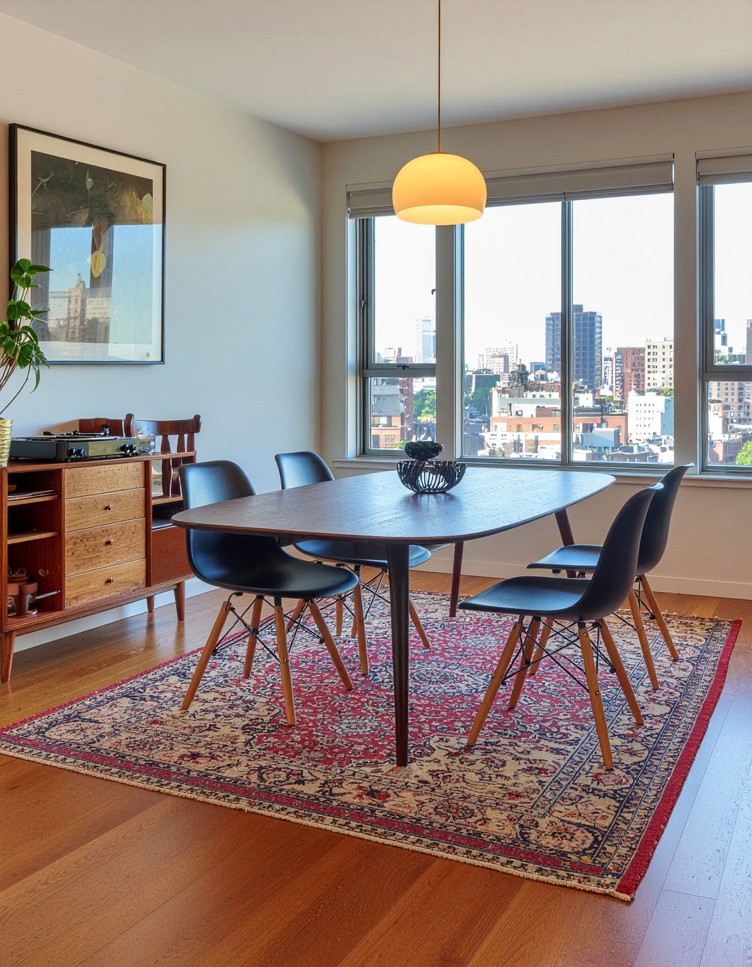 Mid Century Modern Dining Set - 30 New York dining room ideas