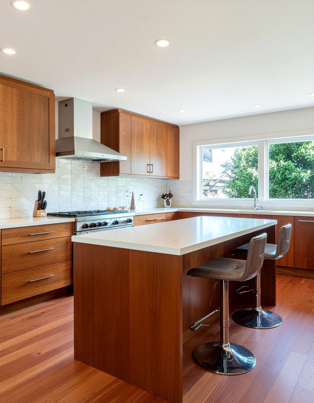 Mid Century Modern Kitchen - 30 kitchen layout ideas