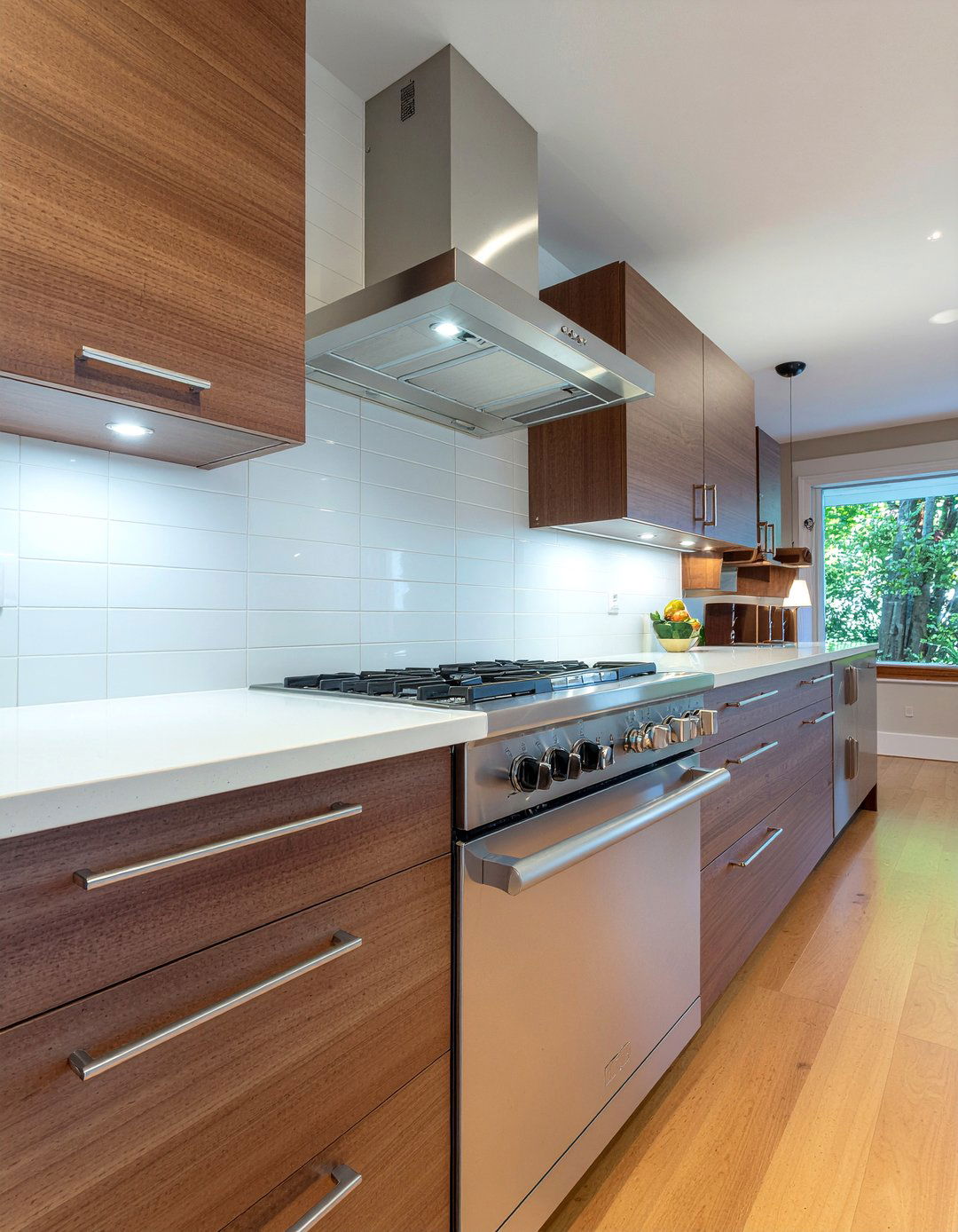 Mid Century Modern Kitchen - 30 panel-ready dishwasher kitchen ideas