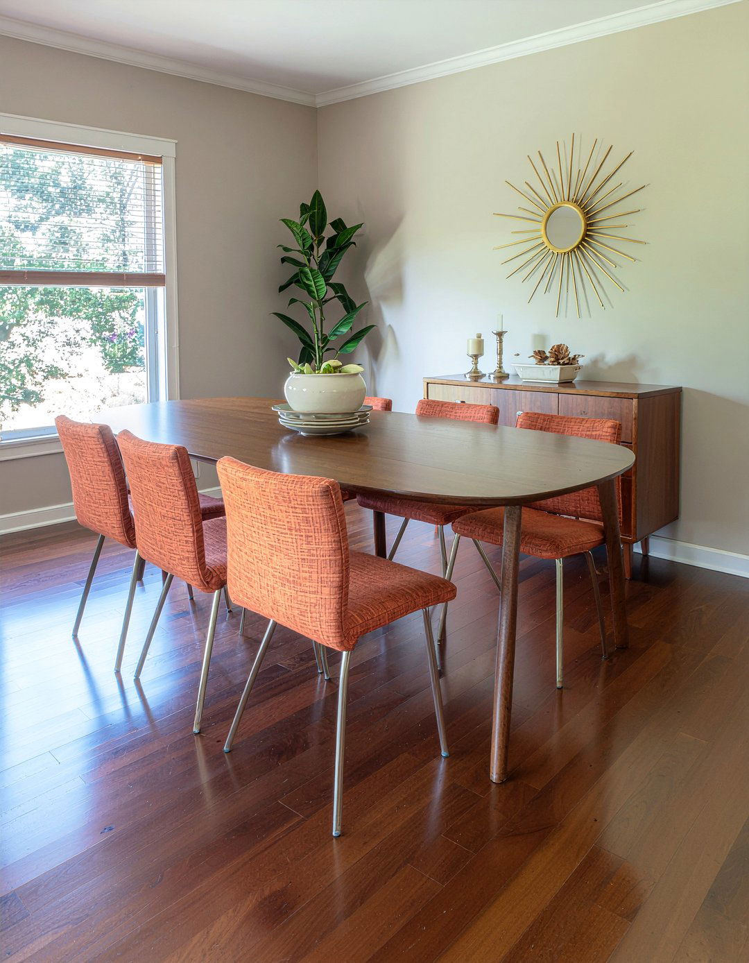 Mid Century Modern Rust Dining Room - 30 rust dining room ideas