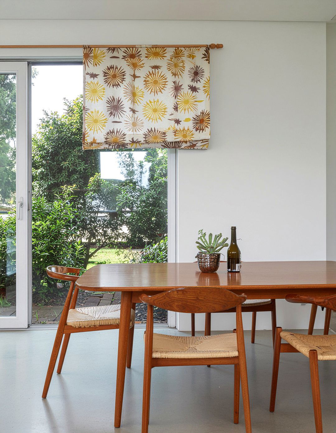 Mid Century Modern Valance - 30 dining room valance ideas