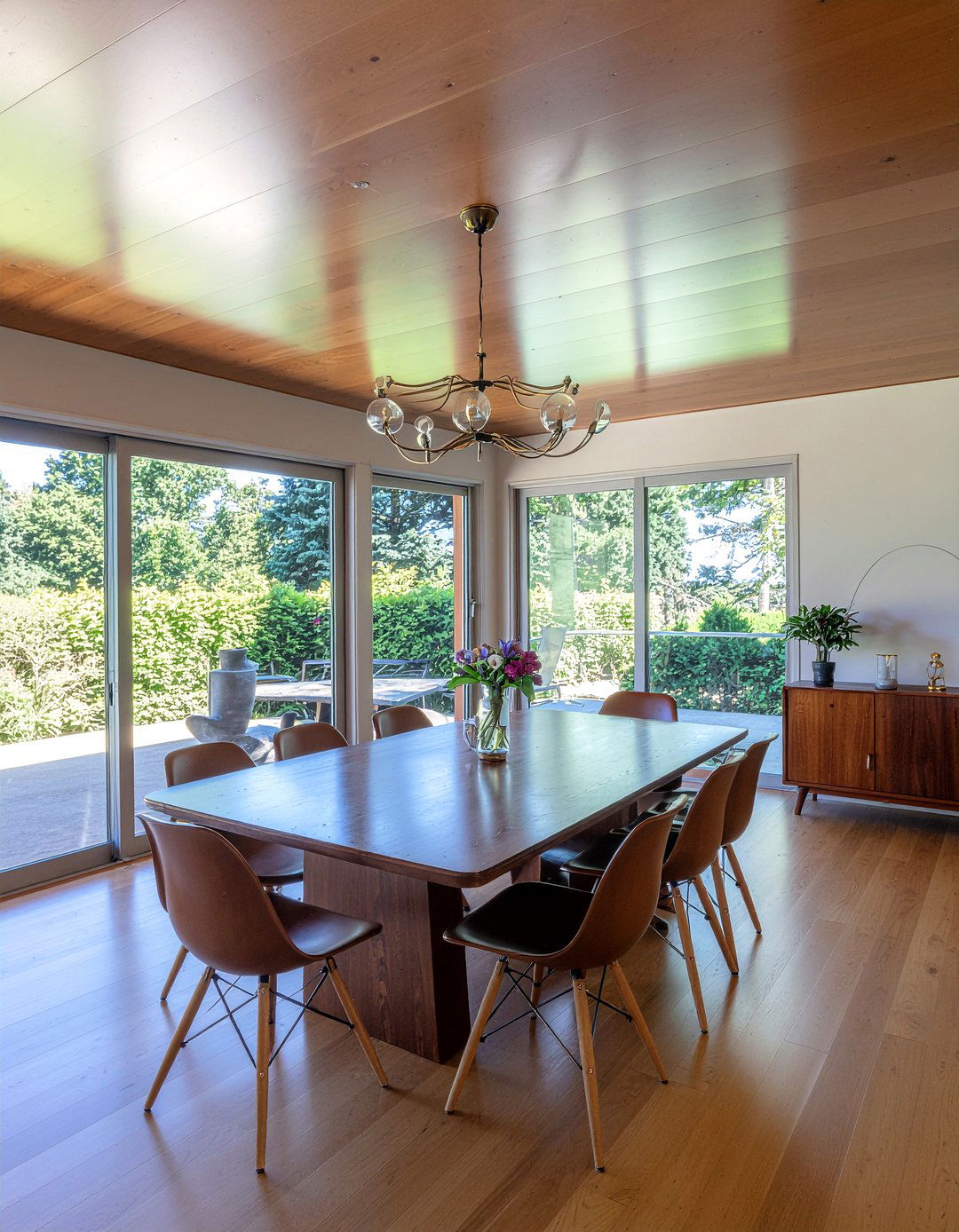 Mid Century Modern Wood Ceiling - 30 dining room wood ceiling ideas