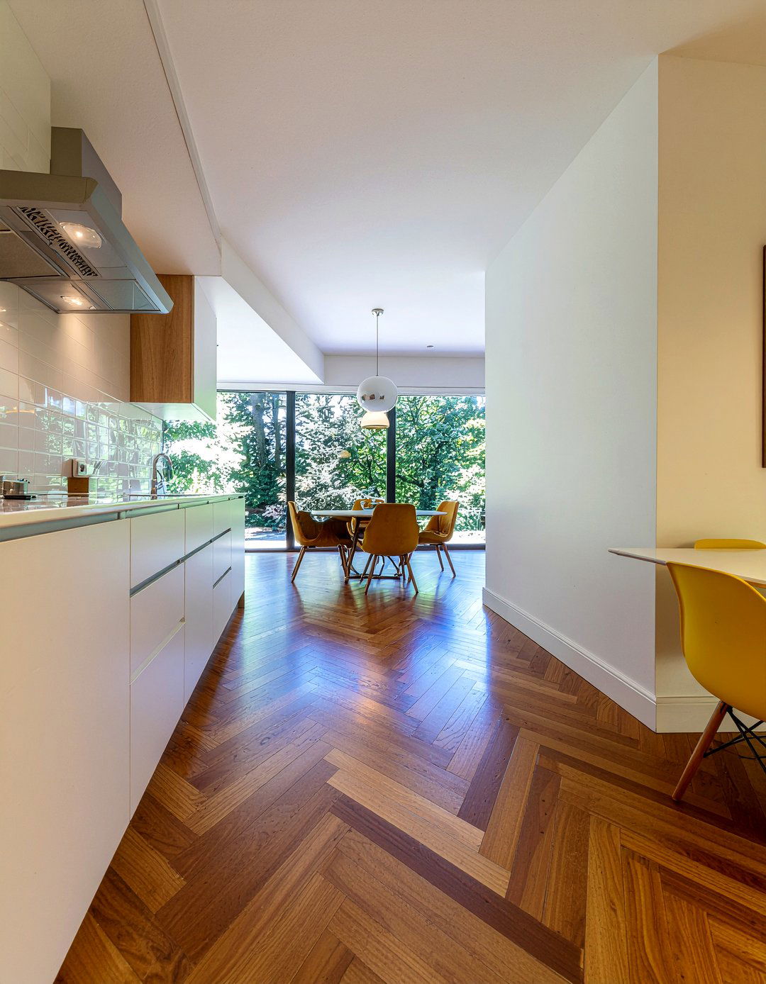 Mid century modern chevron floor kitchen - 30 chevron floor kitchen ideas