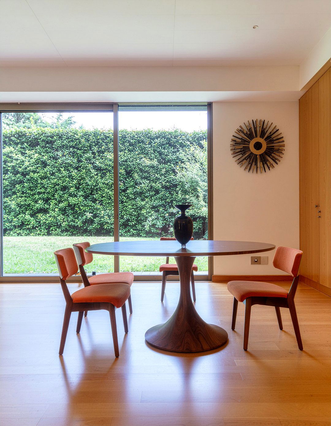 Mid century modern dining furniture - 30 contemporary dining room ideas
