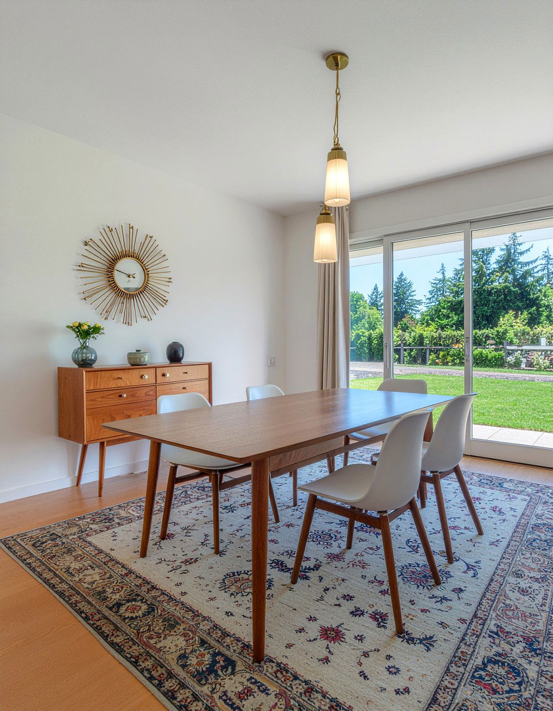 Mid century modern dining room - 30 dining room transformation ideas