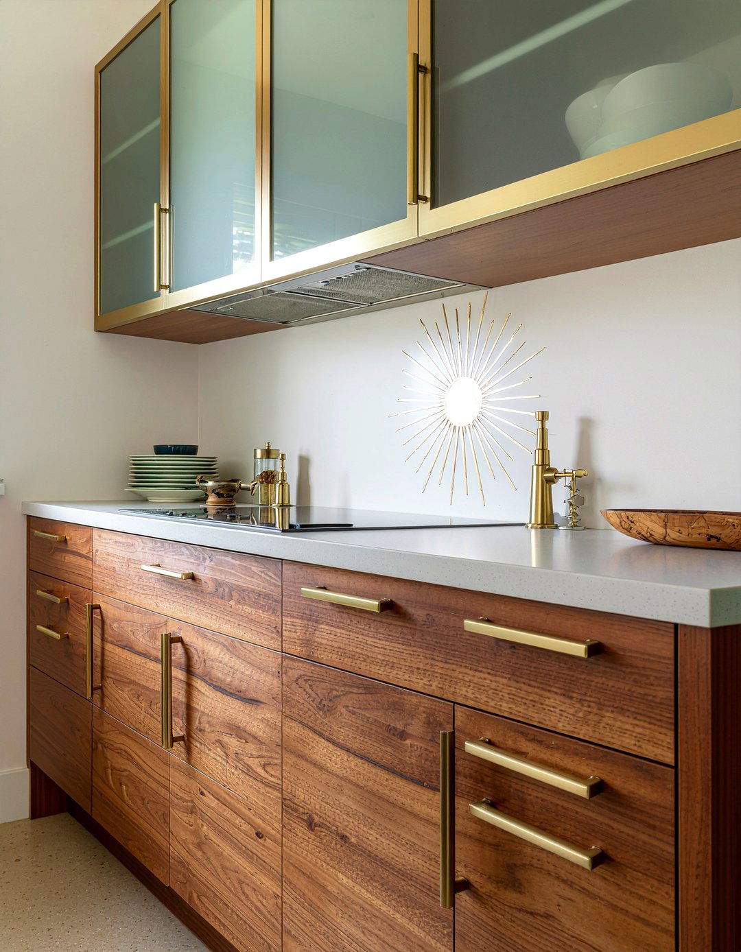 Mid century modern gold hardware - 30 gold kitchen hardware ideas