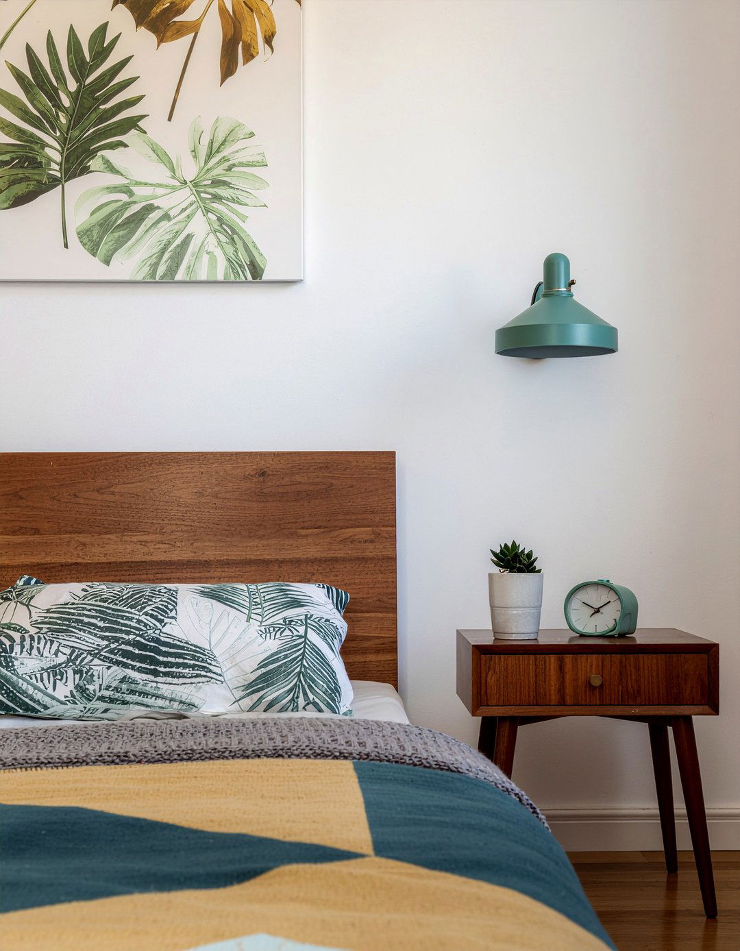 Mid century modern sconce - 30 bedroom sconces