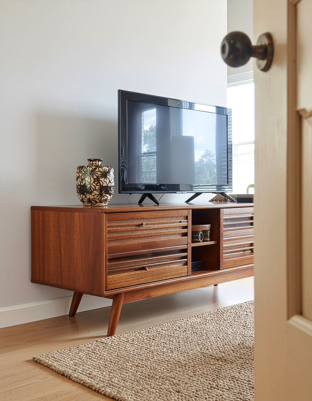 Mid century modern tv console - 30 living room tv stand ideas