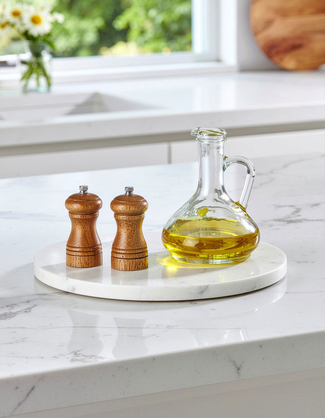 Minimalist Countertop Tray - 30 clutter-free kitchen ideas