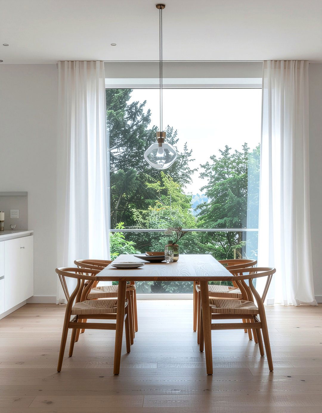 Minimalist Crystal Dining Room Light - 30 crystal chandelier dining room ideas