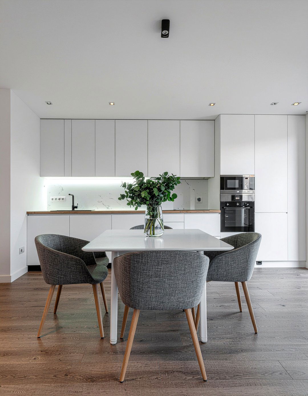 Minimalist Dining Room - 30 functional dining room ideas