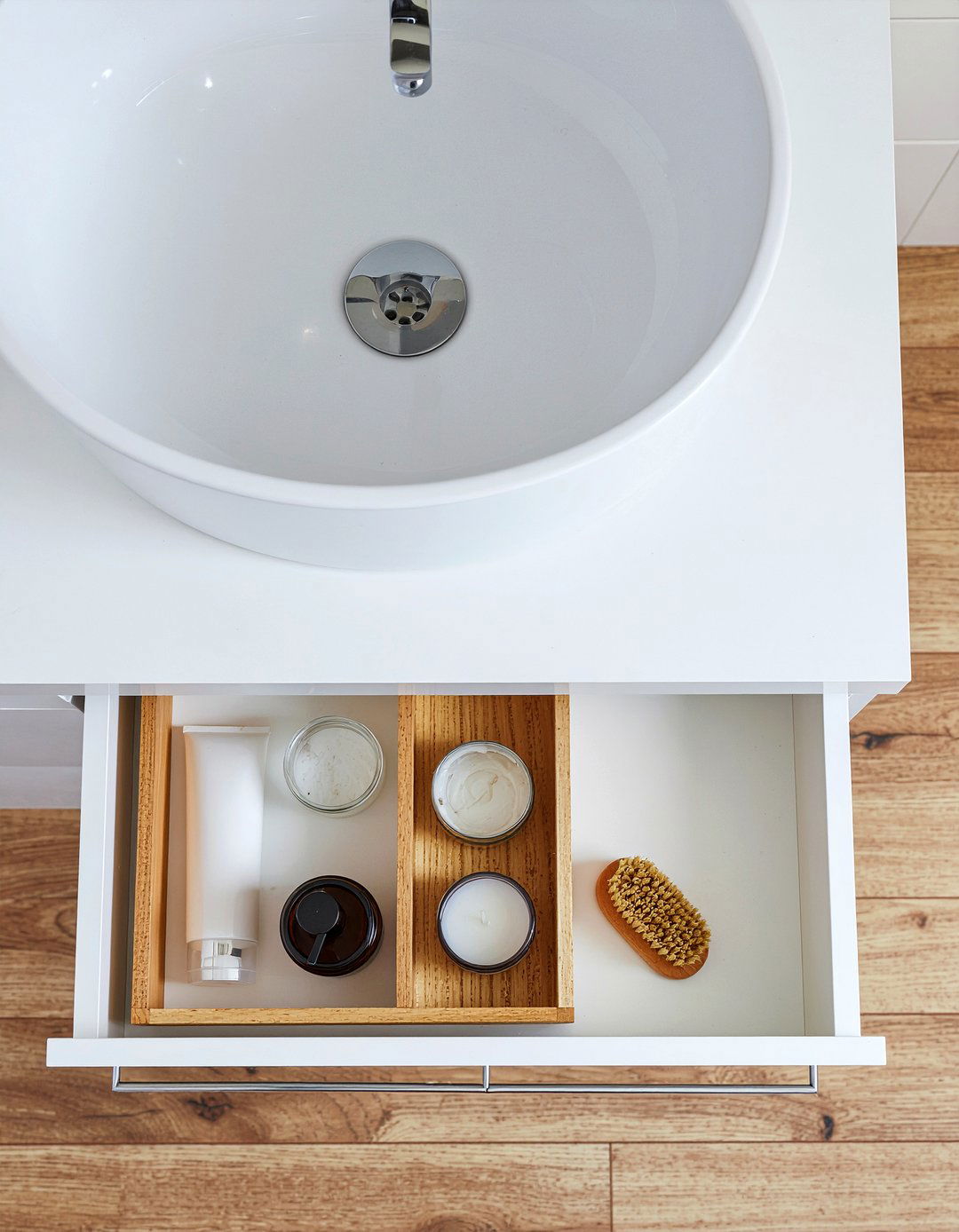 Minimalist Drawer Layouts - 30 bathroom drawer organizer ideas