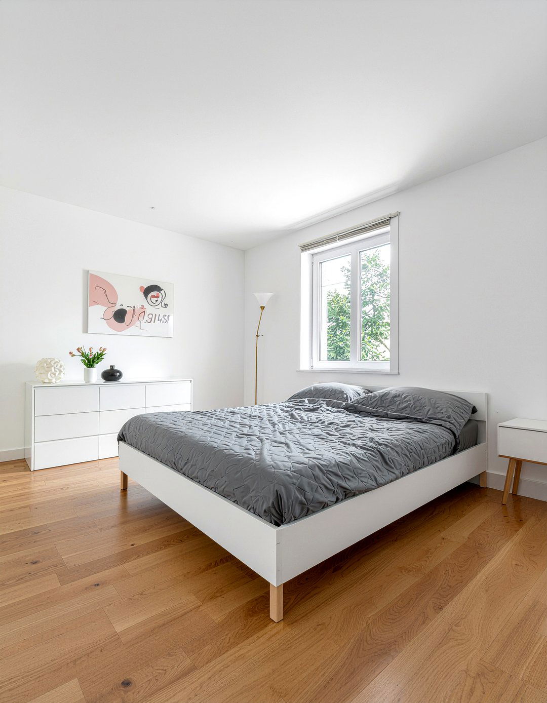 Minimalist Girl Room - 30 girls bedroom ideas