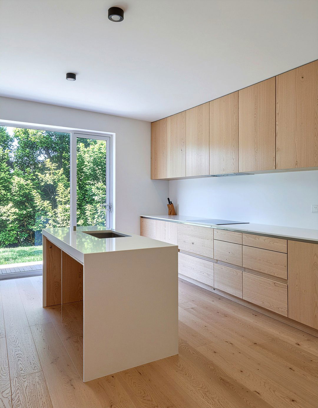 Minimalist Handleless Kitchen - 30 parade of homes kitchen ideas