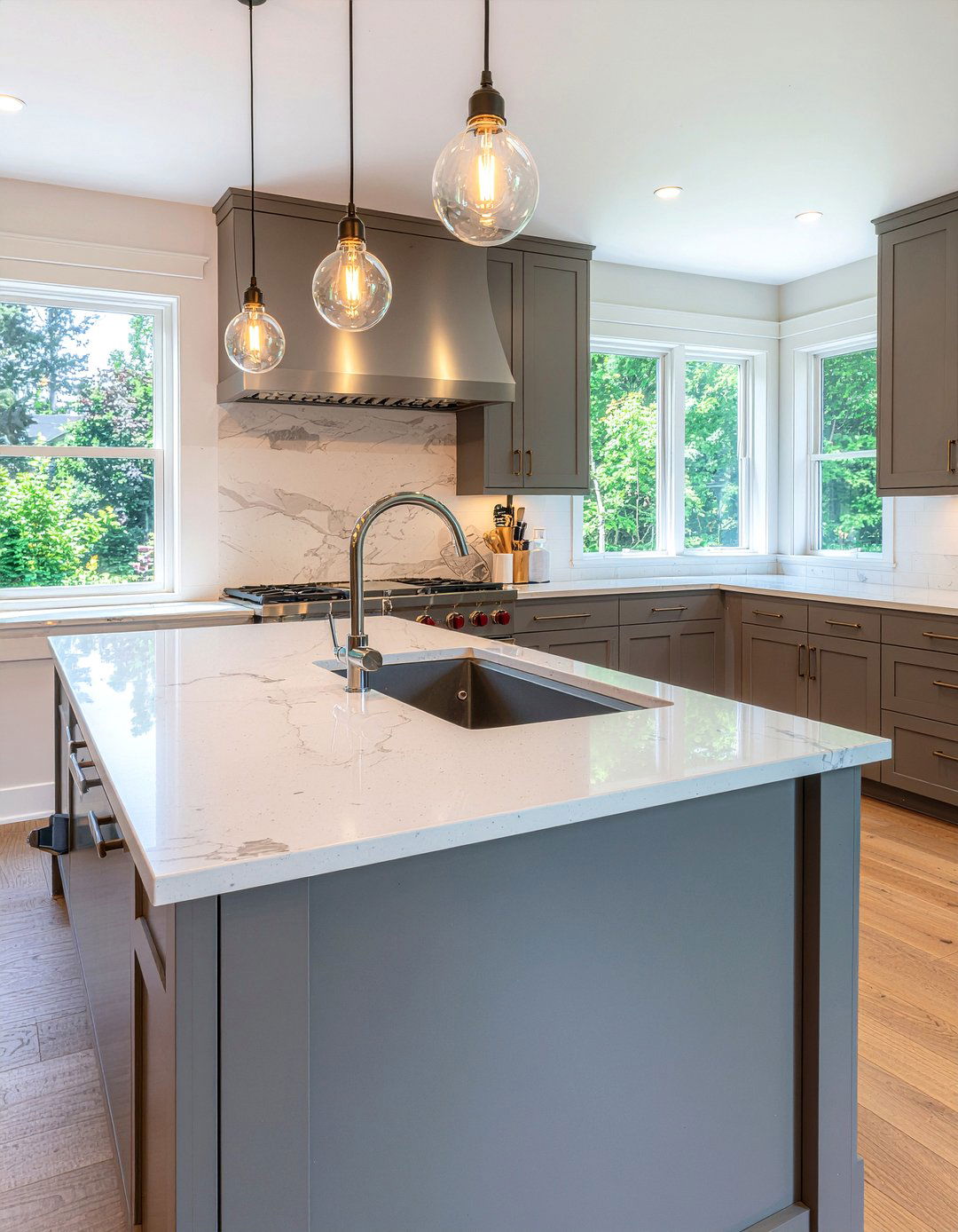 Minimalist Kitchen Cabinets - 30 clutter-free kitchen ideas