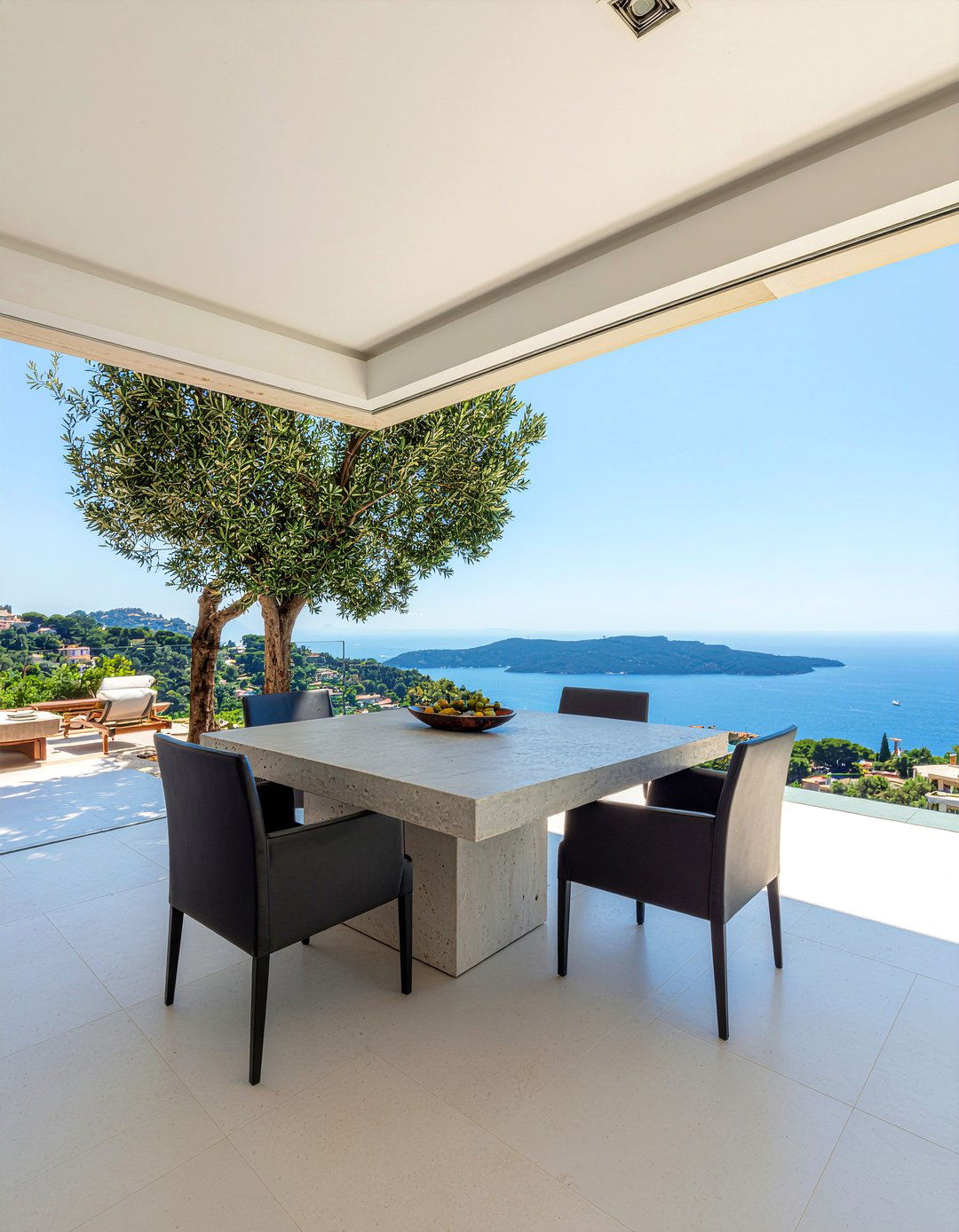 Minimalist Mediterranean Style - 30 Mediterranean dining room ideas