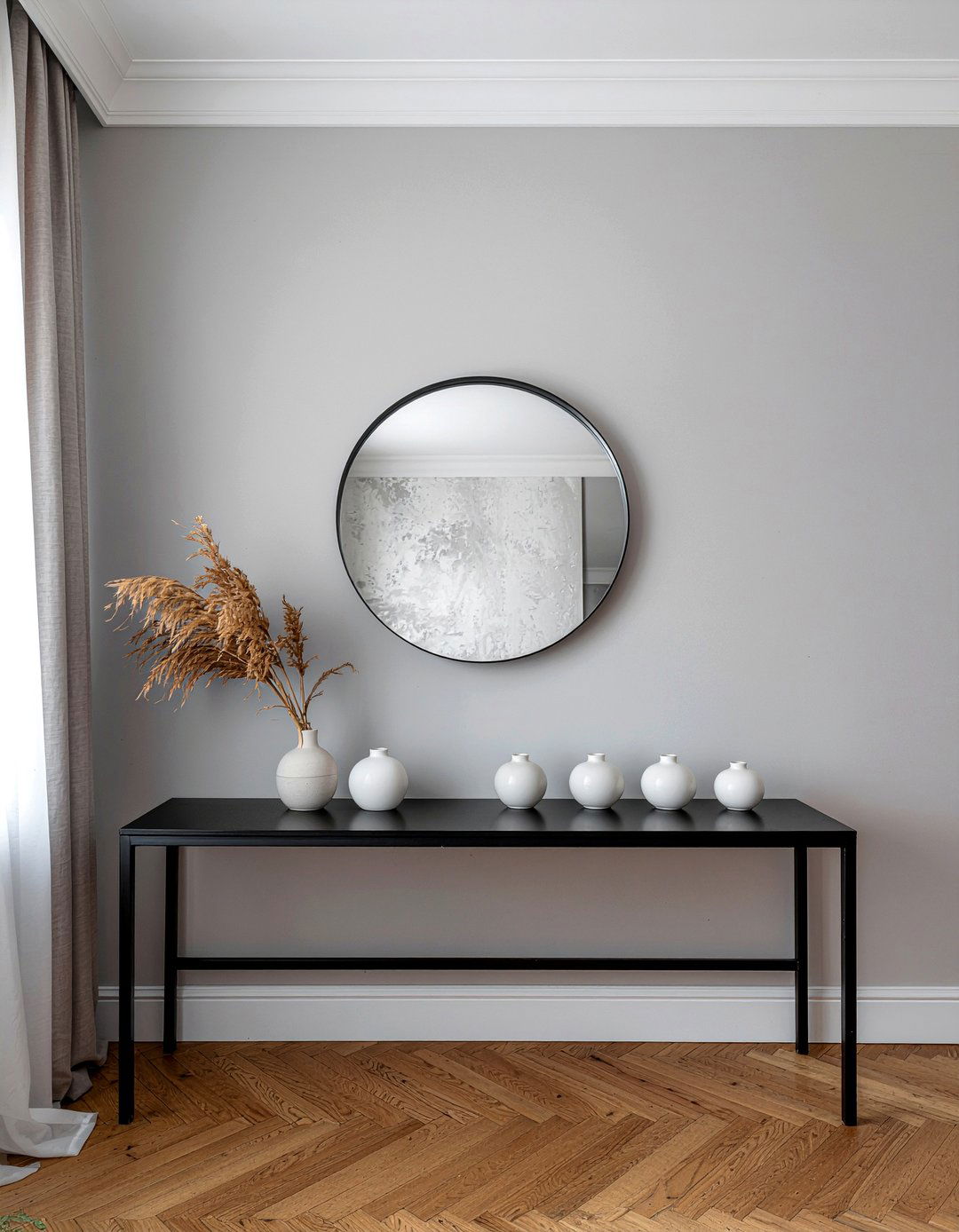 Minimalist Round Mirror Above Buffet - 30 round mirror dining room ideas