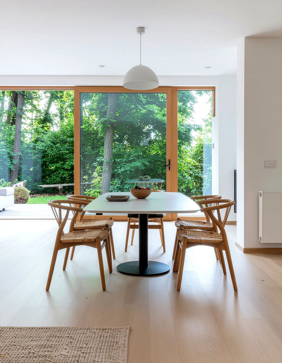 Minimalist Scandinavian Dining Set - 30 Norwegian dining room ideas