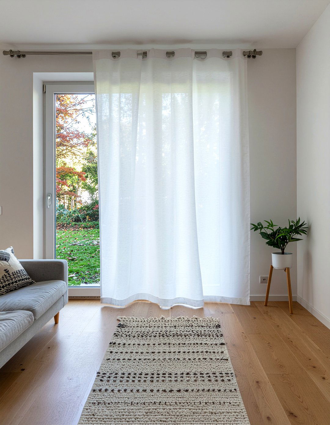Minimalist Sheer Curtains - 30 living room sheer curtains