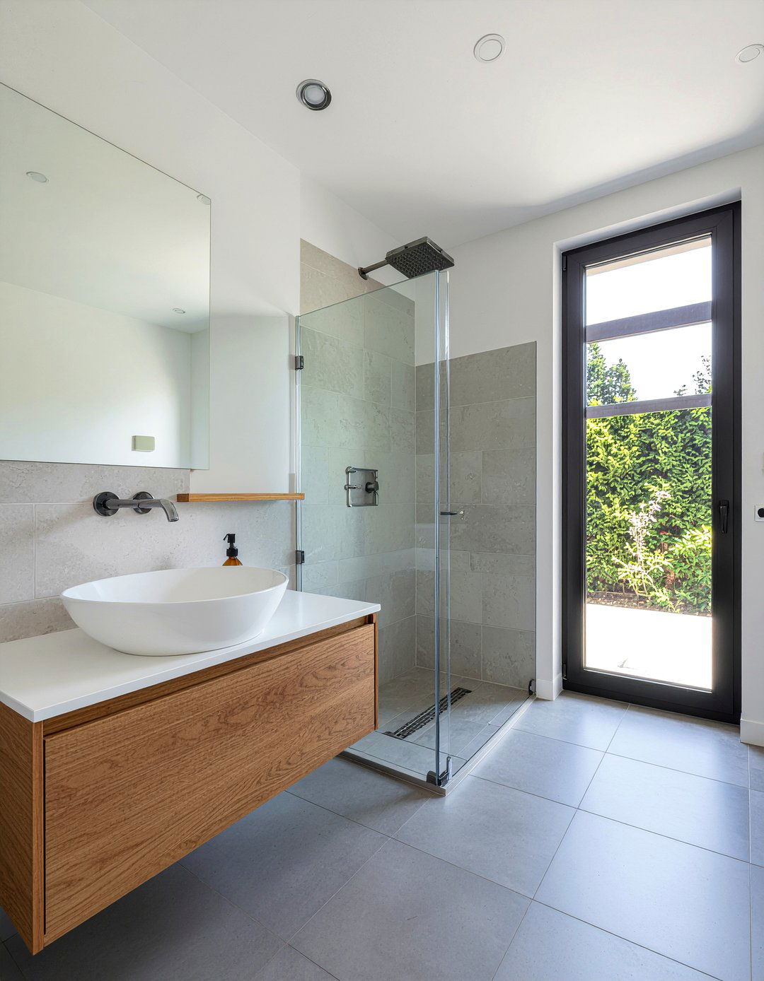 Minimalist Small Bathroom - 30 small bathroom layout ideas