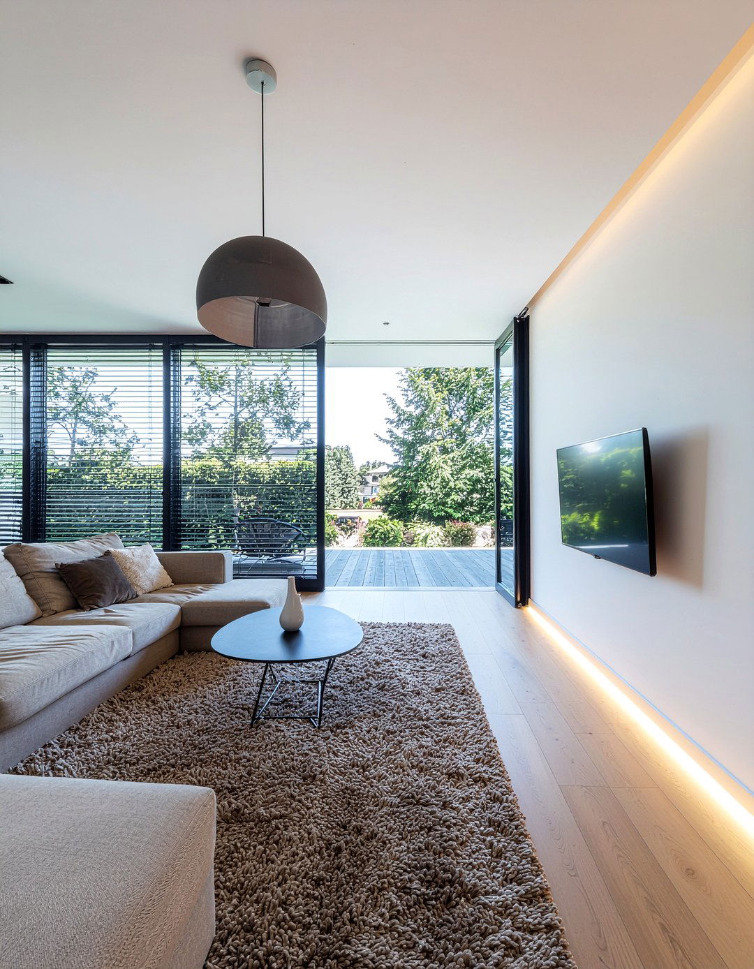 Minimalist TV Alcove - 30 living room tv niche ideas