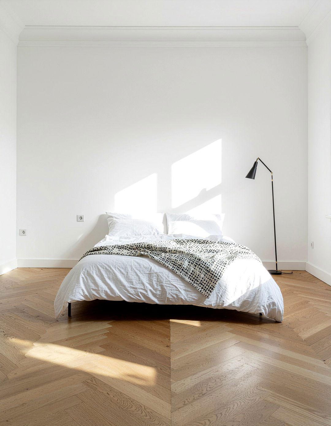 Minimalist White Bedroom - 30 scandinavian bedroom ideas