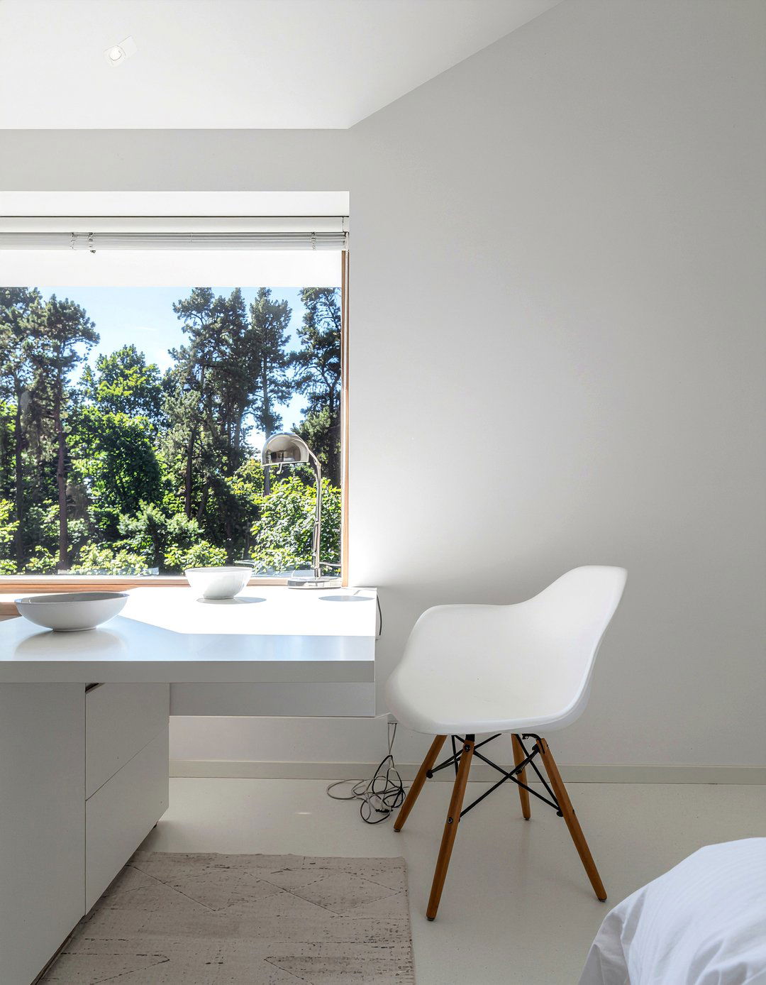 Minimalist White Bedroom Desk - 30 bedroom desk ideas