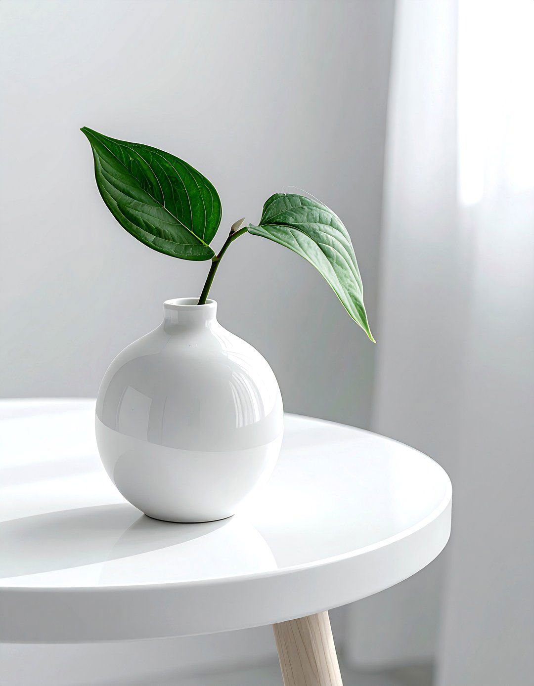 Minimalist White Porcelain Vase - 30 table vase ideas