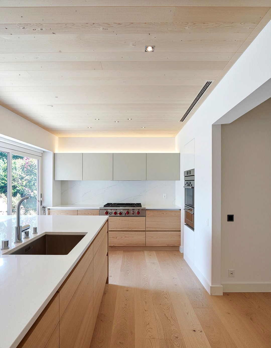30 Elegant Kitchen Wood Ceiling Ideas for a Natural Look