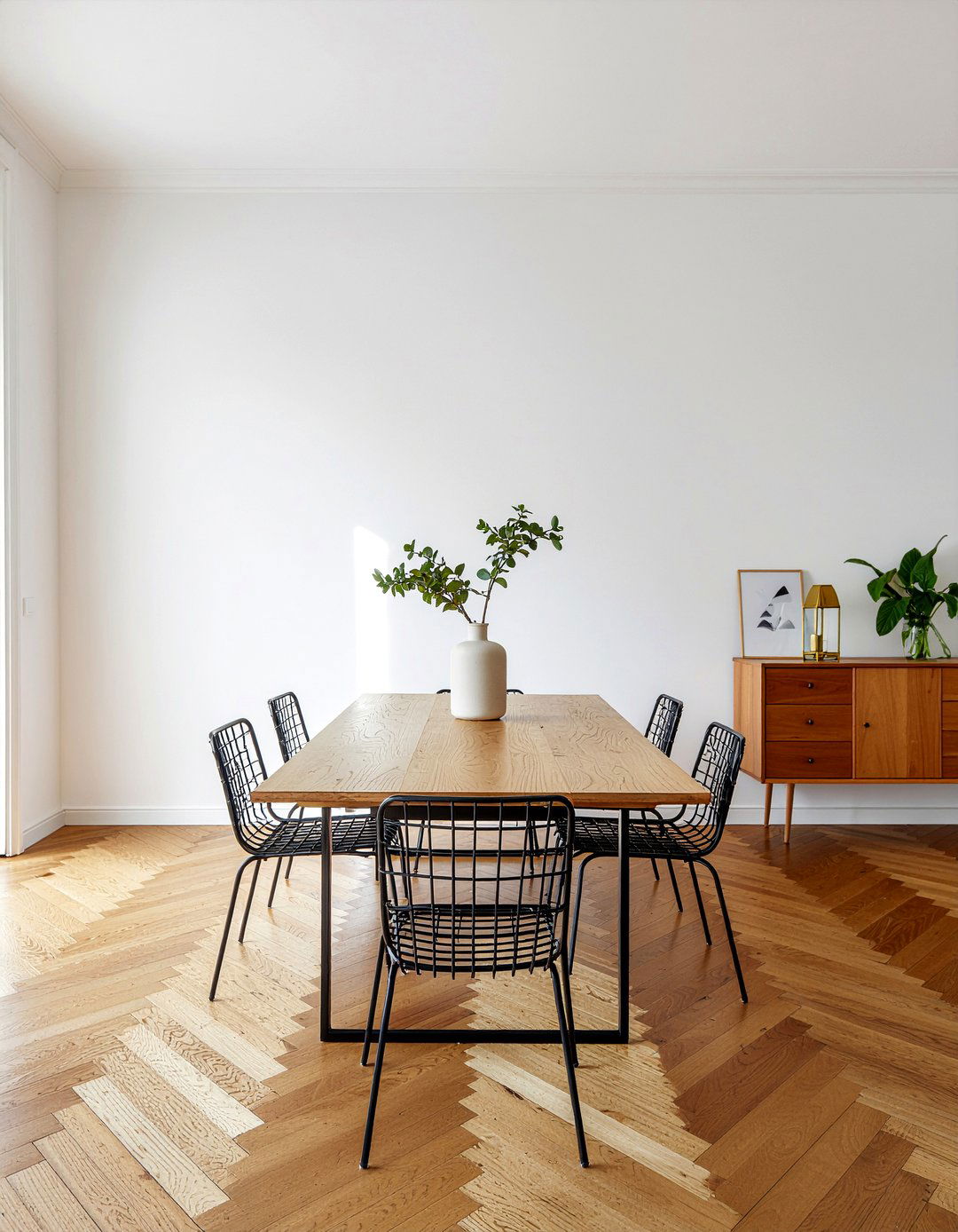 Minimalist Wood Floor Dining Room - 30 no rug dining room ideas