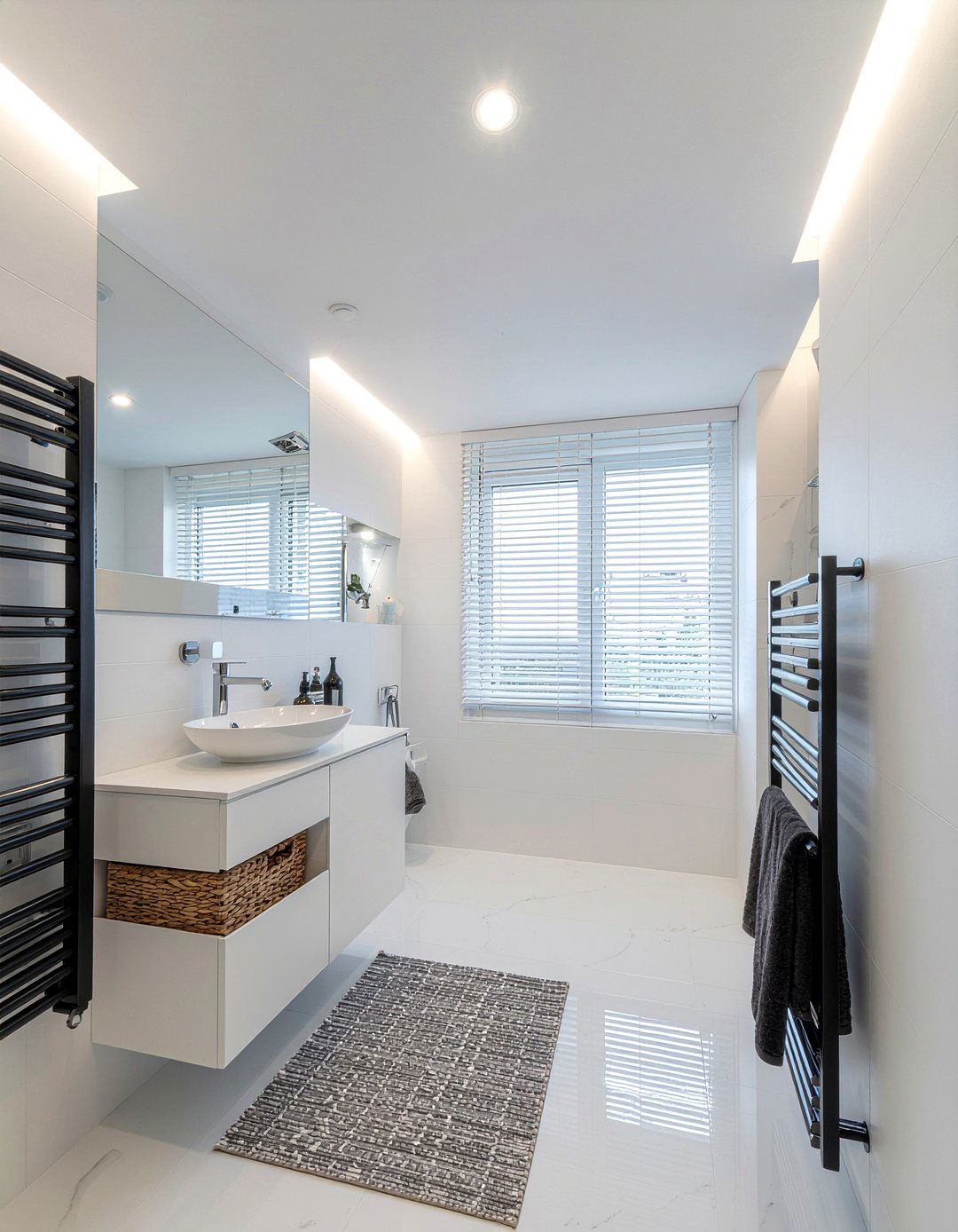 Minimalist bathroom decor - 30 primary bathroom ideas
