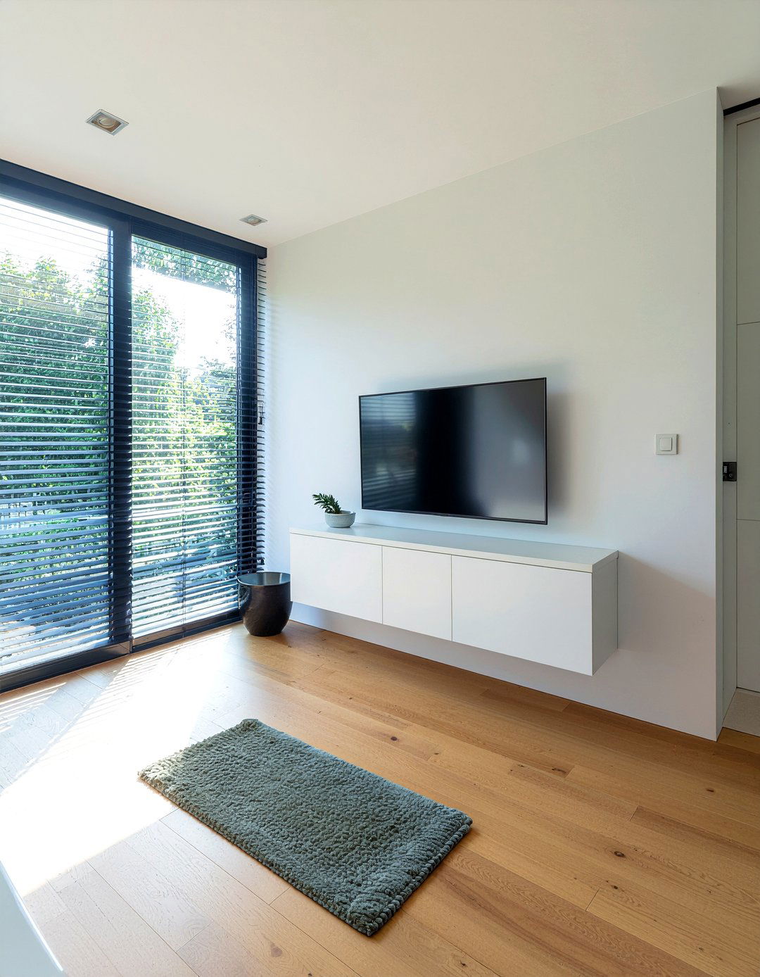 Minimalist bathroom mirror TV - 30 bathroom mirror TV ideas