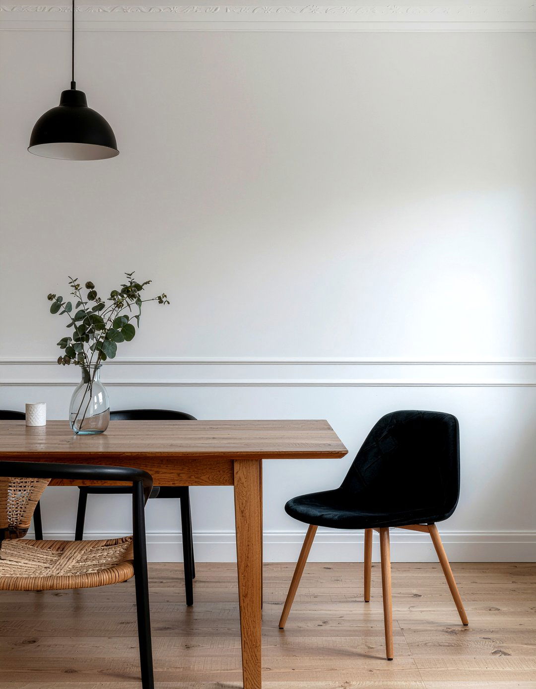 Minimalist chair rail - 30 dining room chair rail ideas