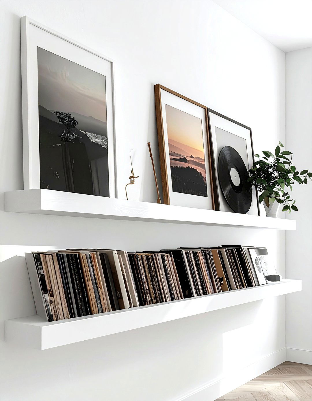 Minimalist picture ledges - 30 living room wall shelving ideas