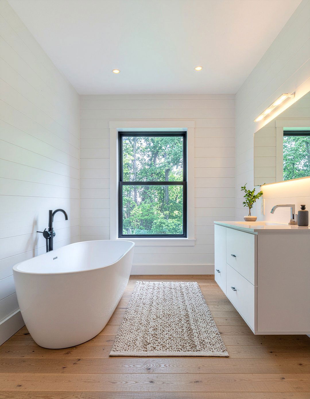 Minimalist shiplap bathroom - 30 bathroom shiplap ideas
