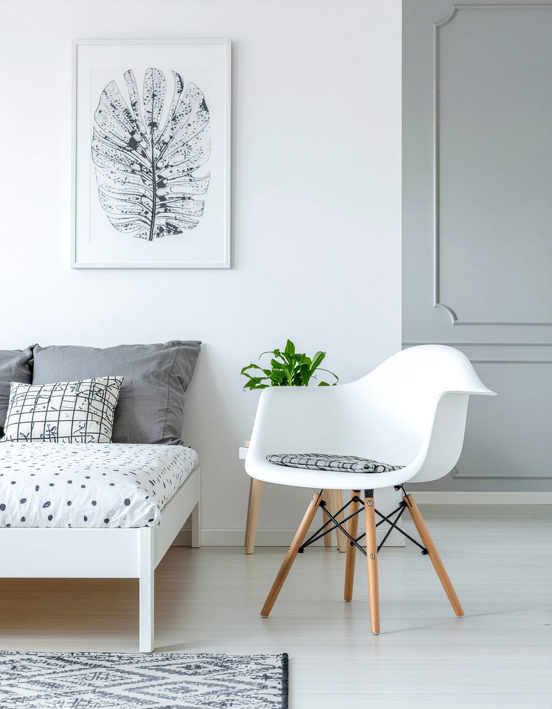 Minimalist studio apartment - 30 living room Barcelona chair ideas