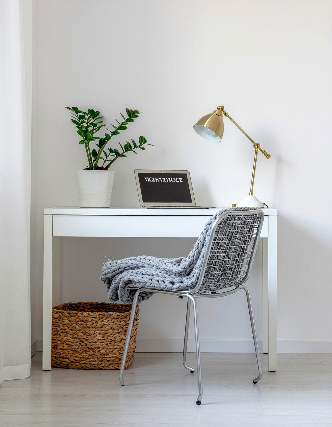 Minimalist white room - 30 teenage girl bedroom ideas