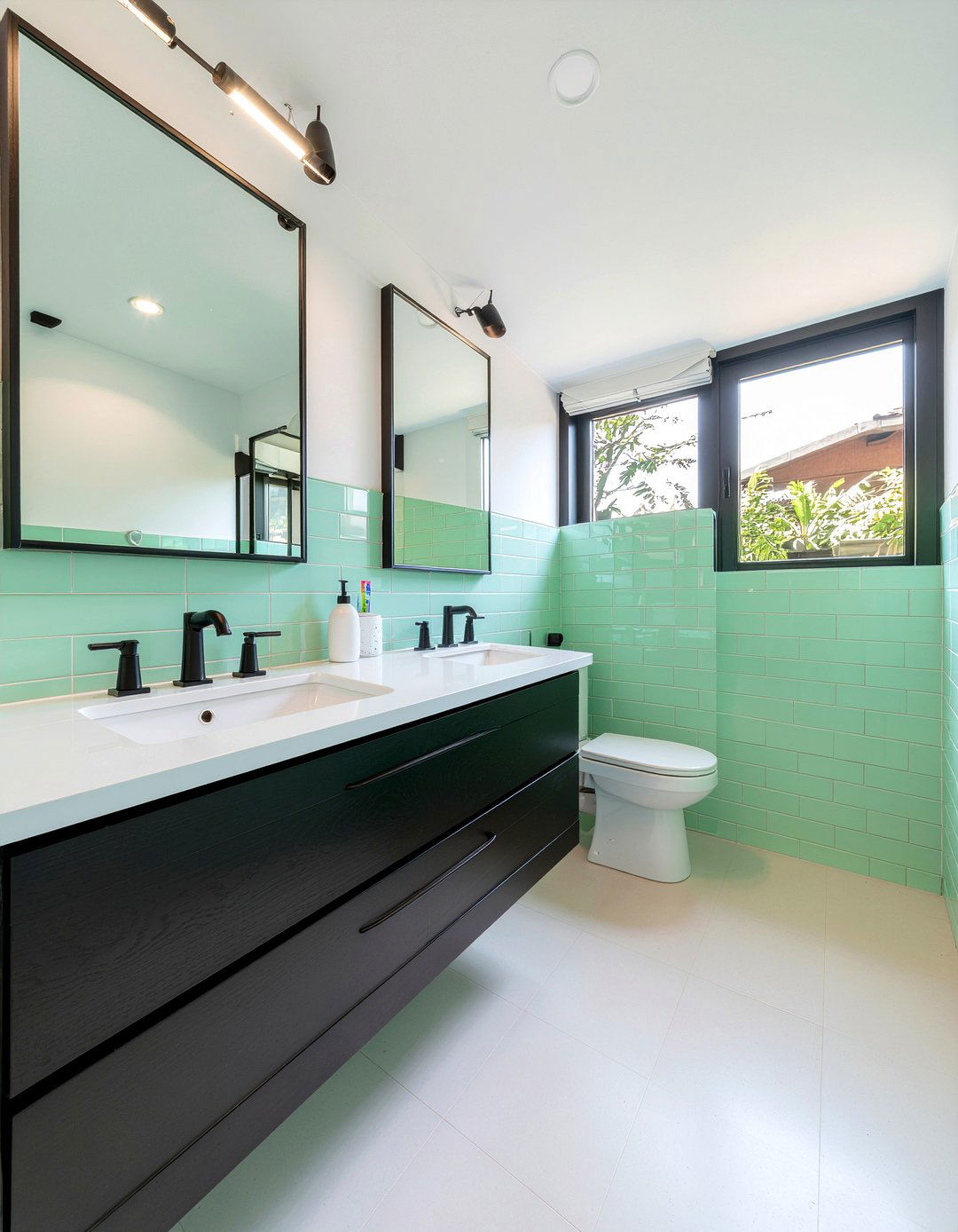 Mint green and black bathroom - 30 mint green bathroom ideas