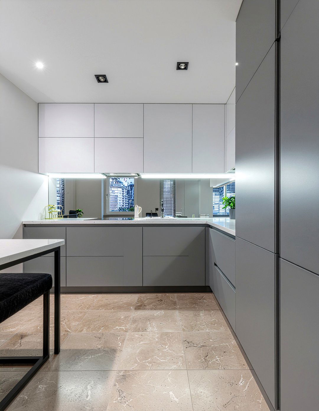 Mirror And Matte Kitchen Finishes - 30 kitchen material mixing ideas