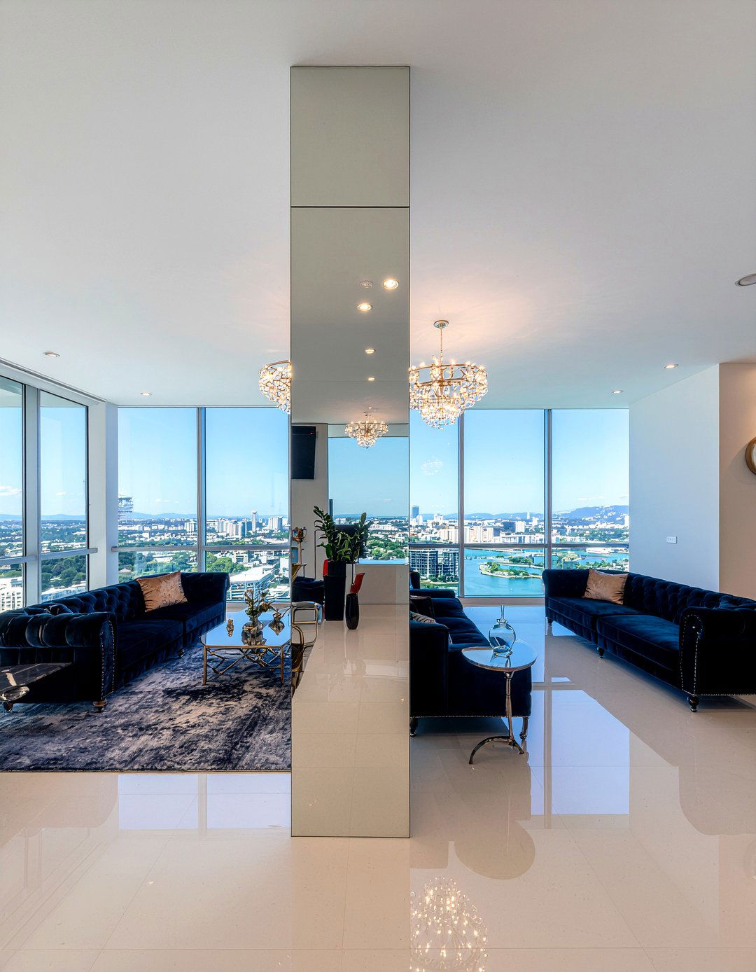 Mirror Column - 30 living room column ideas