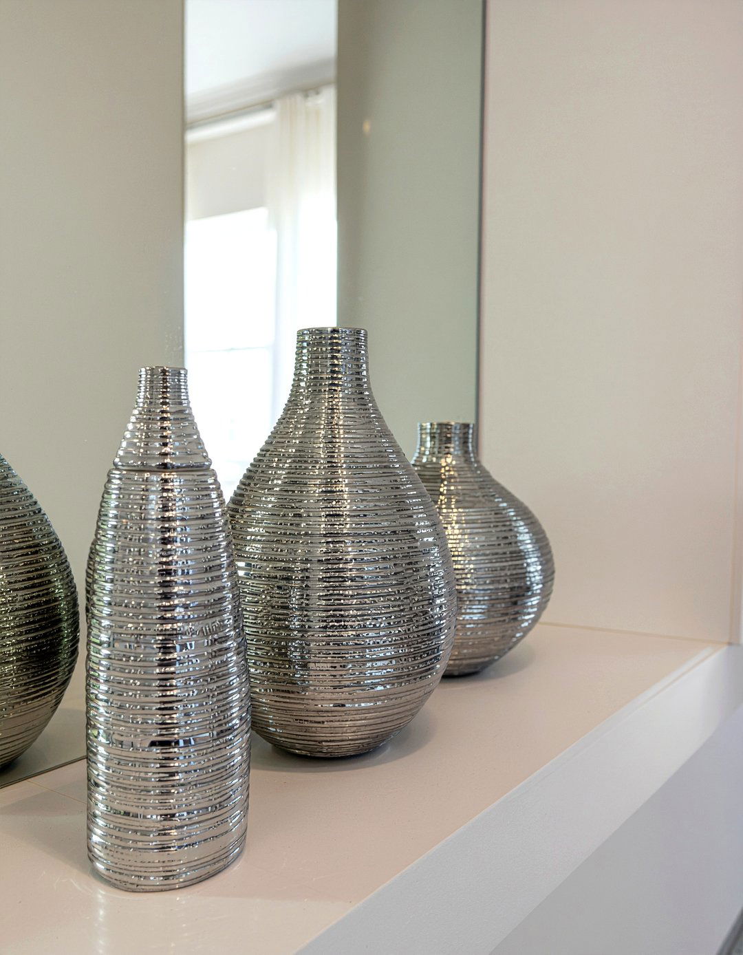 Mirrored Back Wall Niche - 30 living room wall niches