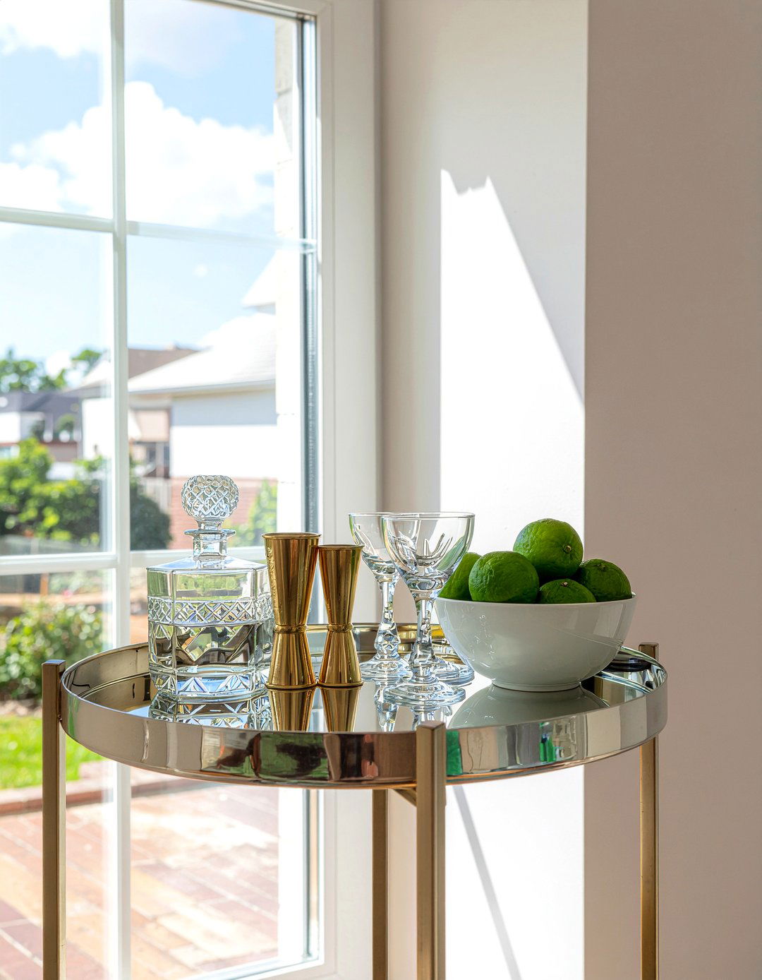 Mirrored Bar Cart - 30 living room mirrored furniture ideas