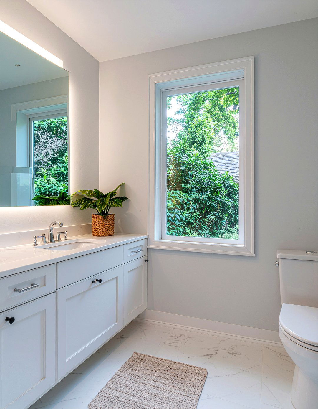 Mirrored Corner Cabinet - 30 bathroom corner storage ideas