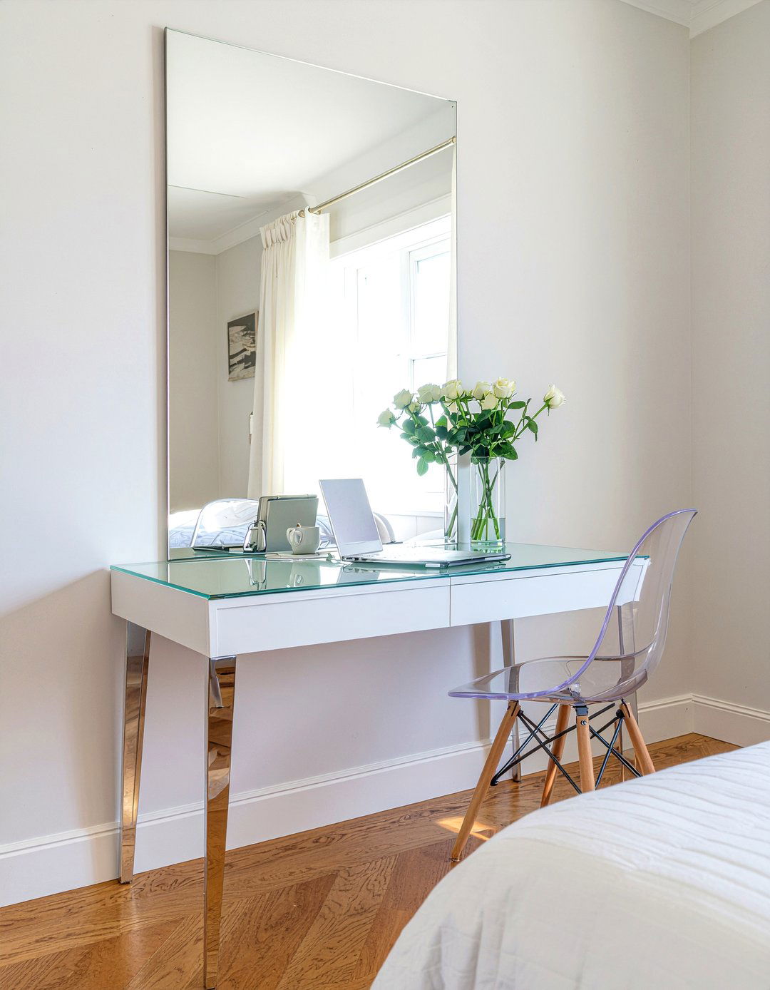 Mirrored Desk - 30 bedroom mirrored furniture ideas