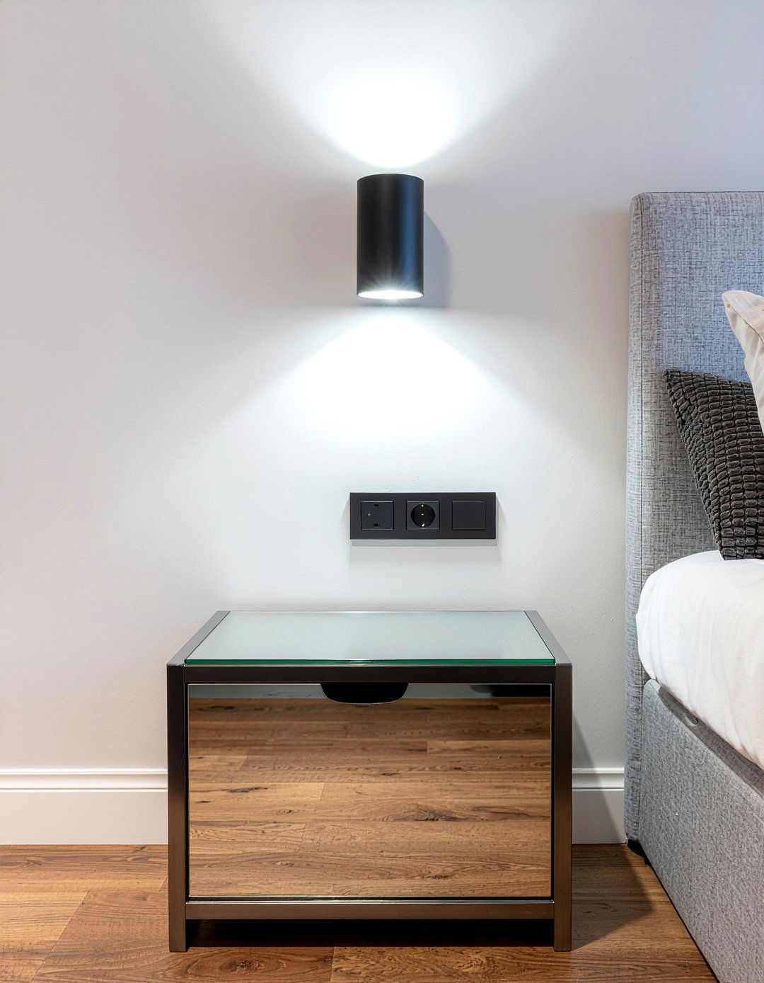 Mirrored Nightstand For Small Bedroom - 30 bedroom mirrored nightstands