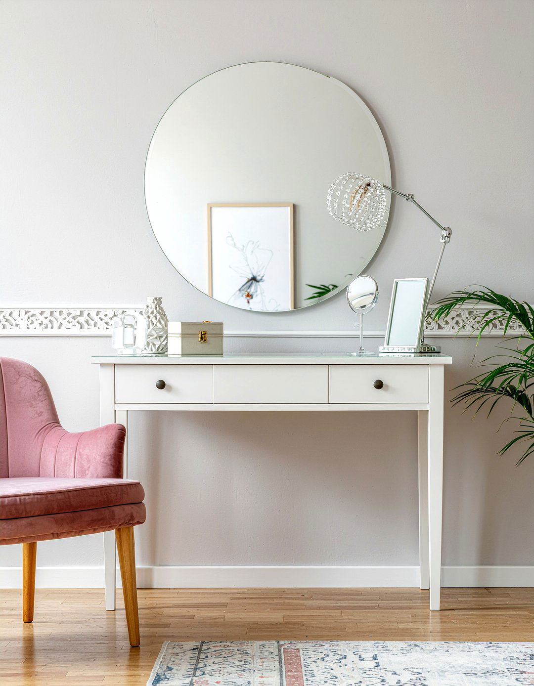 Mirrored Vanity Table - 30 living room mirrored furniture ideas